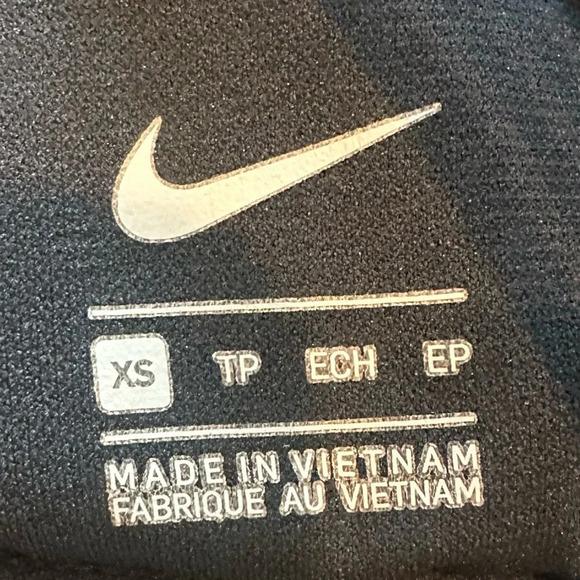 Nike Women Cross-Back Swim Top Size XS black on black bikini top - Picture 4 of 4